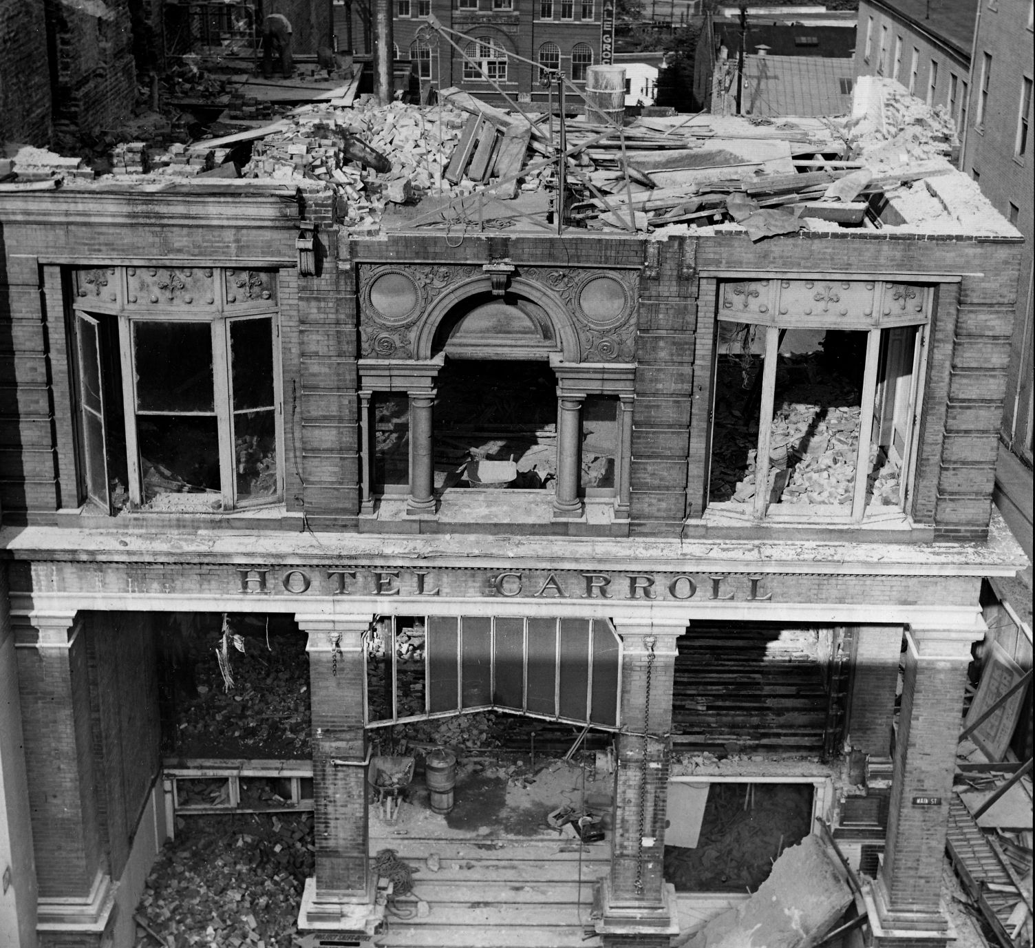 1959-09-07 Hotel Carroll torn down